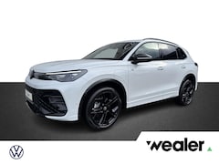 Volkswagen Tiguan - R-Line Edition 1.5 eHybrid 150 kW / 204 PK DSG | Black Style | Panoramadak | Trekhaak wegk