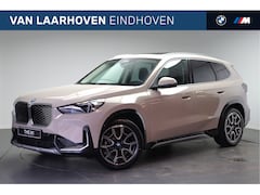 BMW iX1 - xDrive30 xLine / Panoramadak / Adaptieve LED / Achteruitrijcamera / M Adaptief onderstel /