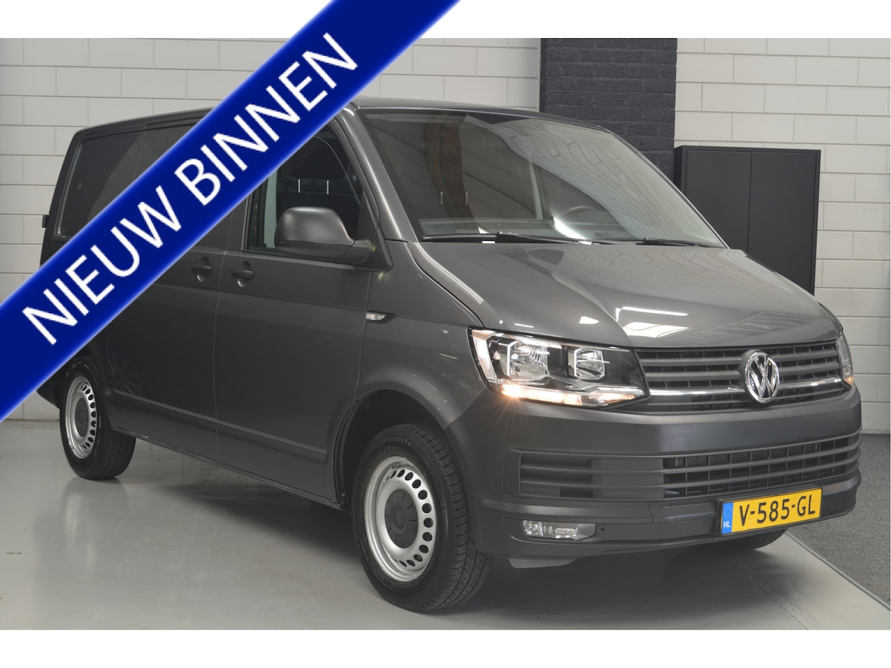 Volkswagen Transporter - 2.0 TDI L1H1 Comfortline // AUTOMAAT // 116.000 km // AIRCO // CRUISE CONTROLE // GEEN BPM - AutoWereld.nl
