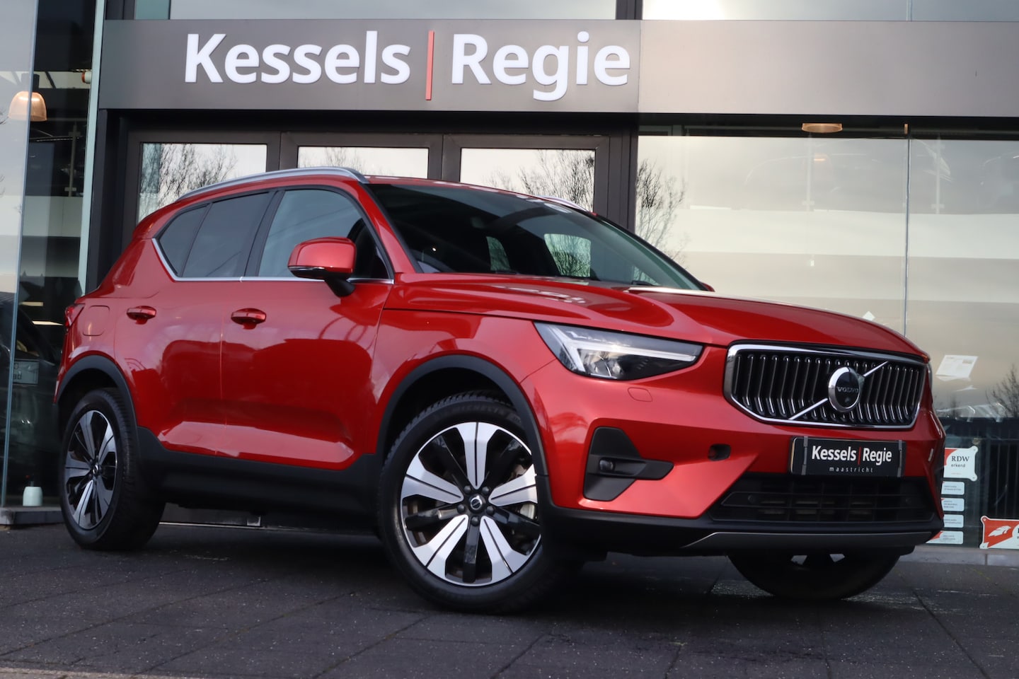 Volvo XC40 - 1.5 T5 Recharge Inscription Pano H&K Memory El.Haak 360 ACC Keyless CarPlay Stuur/Stoelver - AutoWereld.nl