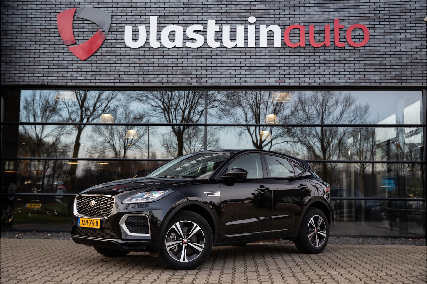 Jaguar E-Pace - 1.5 P300e AWD R-Dynamic SE , Panoramadak, Leer, Carplay, - AutoWereld.nl