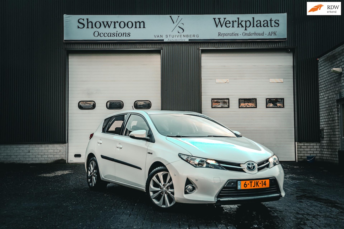 Toyota Auris - 1.8 Hybrid Lease KEYLESS CLIMA CAMERA STOELVW - AutoWereld.nl