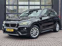 BMW X1 - sDrive20i Centennial High Executive | Automaat | Navi | Stoelverwarming | HUD | Parkeersen