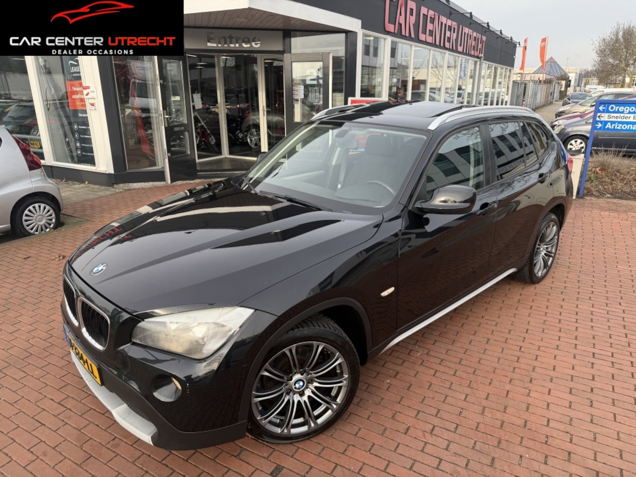 BMW X1 - sDrive18i Exec. pano airco 6versn 143dkm! - AutoWereld.nl