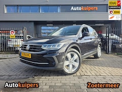 Volkswagen Tiguan - 1.5 TSI Elegance | Rijk uitgerust met veel opties |Met o.a. elektrische achterklep, stoelv