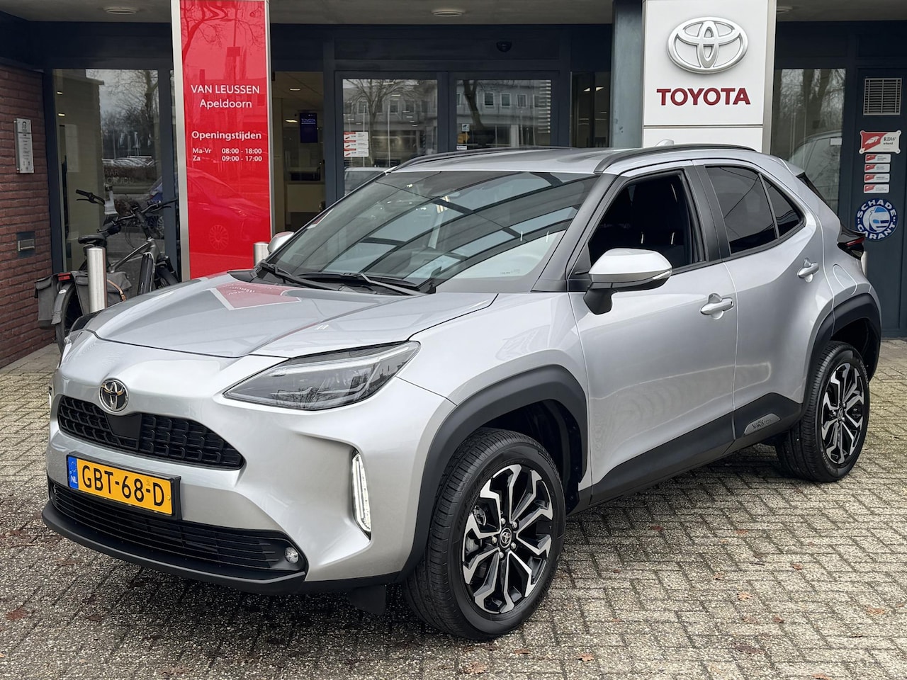 Toyota Yaris Cross - 1.5 Hybrid 115 FIRST EDITION NL-AUTO NAVI KEYLESS 17'' LM-VELGEN LED APPLE/ANDROID CLIMA A - AutoWereld.nl