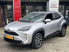 Toyota Yaris Cross - 1.5 Hybrid 115 FIRST EDITION NL-AUTO NAVI KEYLESS 17'' LM-VELGEN LED APPLE/ANDROID CLIMA A
