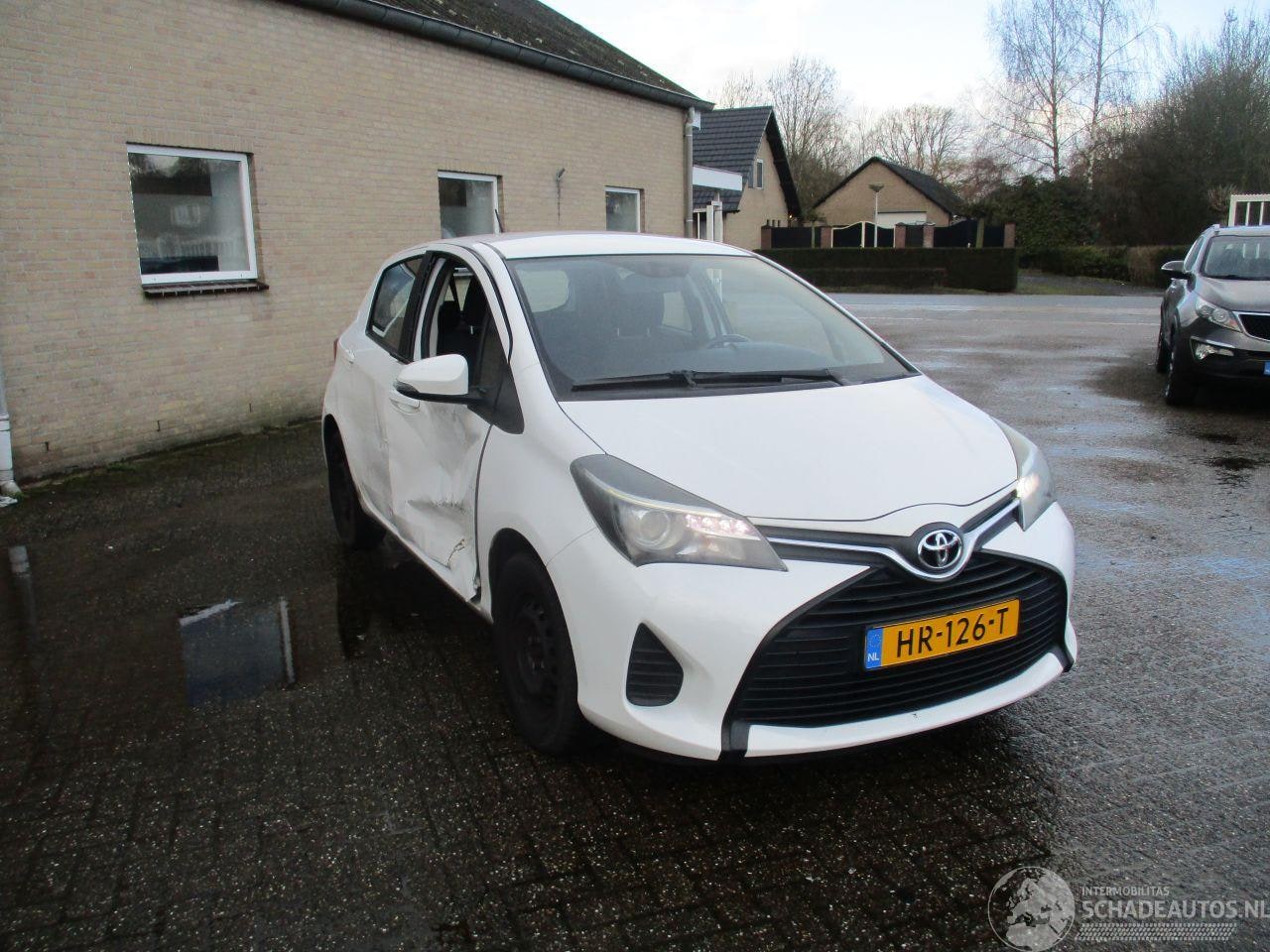 Toyota Yaris - 1.0 VVT-i Now 1.0 VVT-i Now - AutoWereld.nl