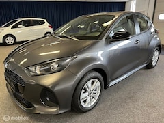 Toyota Yaris - Mazda 2 1.5 Hybrid 116 Dynamic