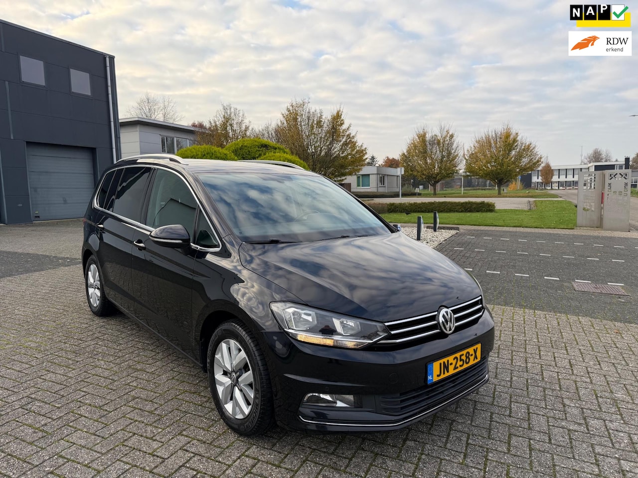 Volkswagen Touran - 1.4 TSI Highline DSG 2016 - AutoWereld.nl