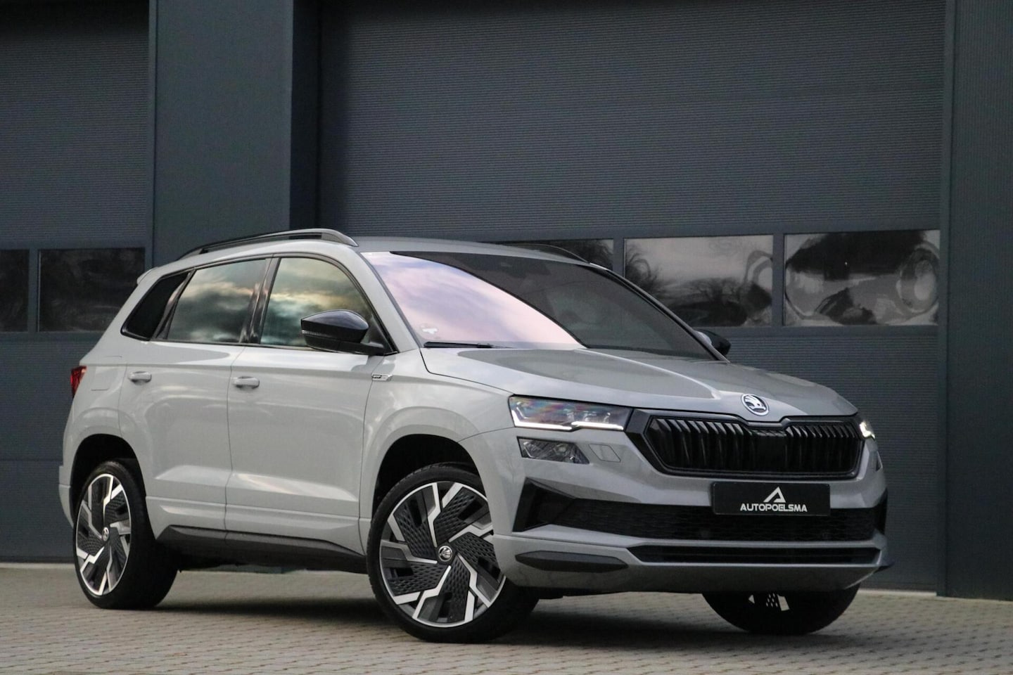 Skoda Karoq - 1.5 TSI ACT SPORTLINE AdaptiveCruise Camera 19'Inch Sportzetels AppleCarplay Facelift Trek - AutoWereld.nl