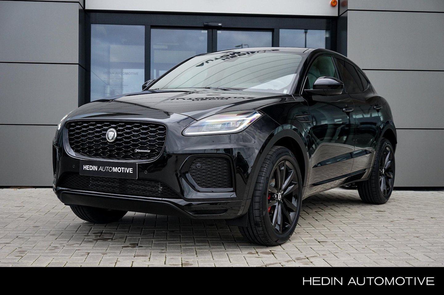 Jaguar E-Pace - P300e AWD R-Dynamic SE | Panoramadak | Cloud Leder | 5 Jaar Garantie - AutoWereld.nl