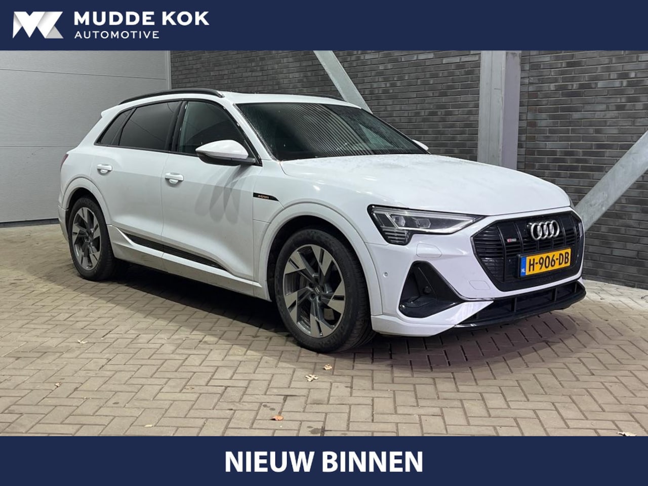 Audi e-tron - e-tron 50 quattro Launch edition Black 71 kWh | Panoramadak | ACC | Keyless | Dodehoekdete - AutoWereld.nl