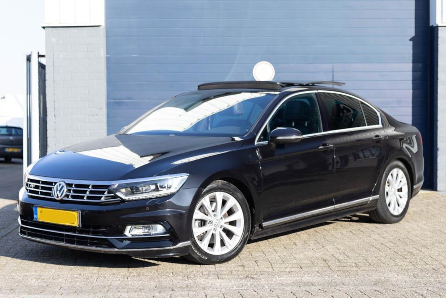 Volkswagen Passat - 1.4 TSI ACT 3X R-LINE PANO/LEDER/LED/VOL! - AutoWereld.nl