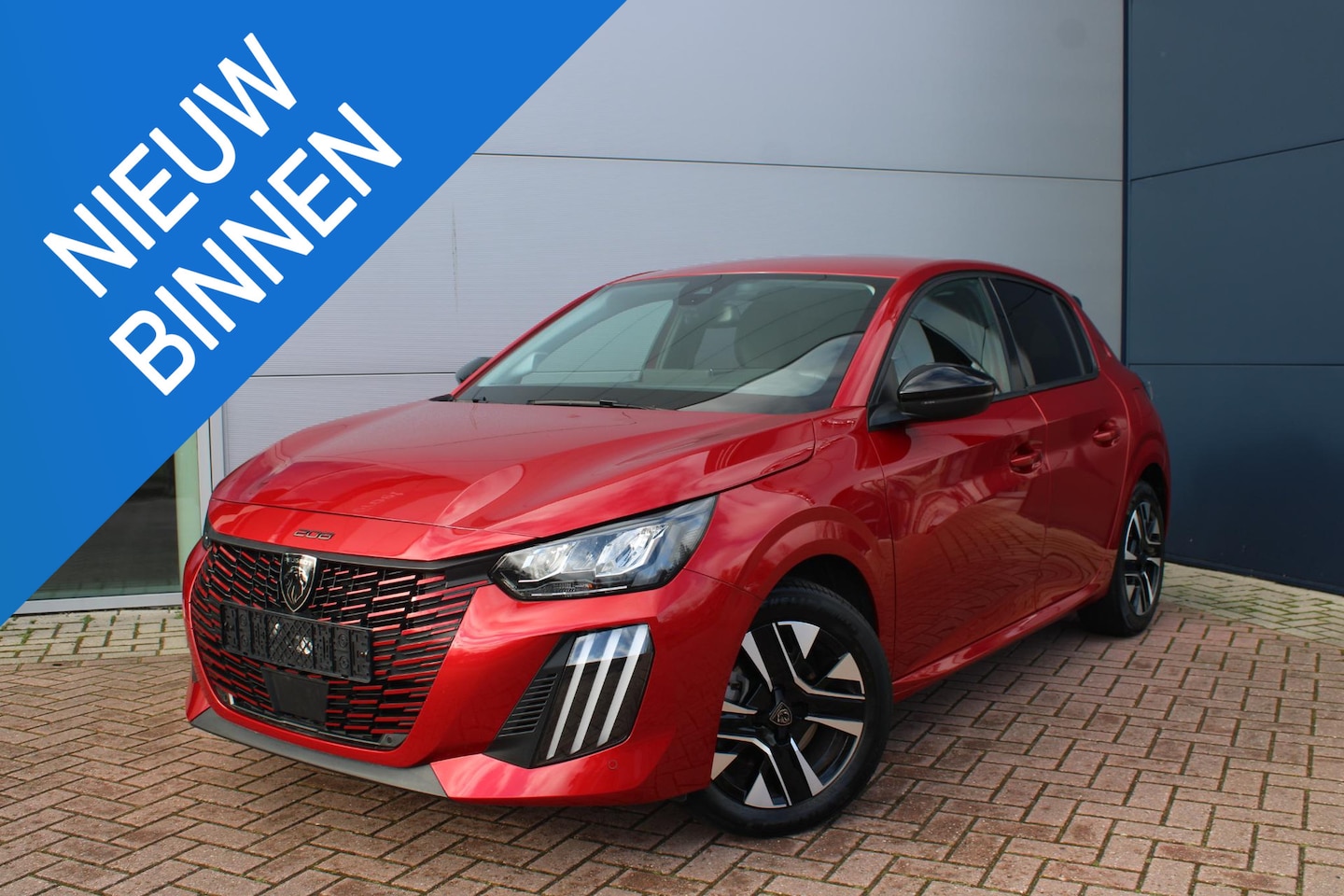 Peugeot 208 - 1.2 Hybrid 145 e-DCS6 Allure Automaat Airco Cruise Carplay Rondom sensoren - AutoWereld.nl