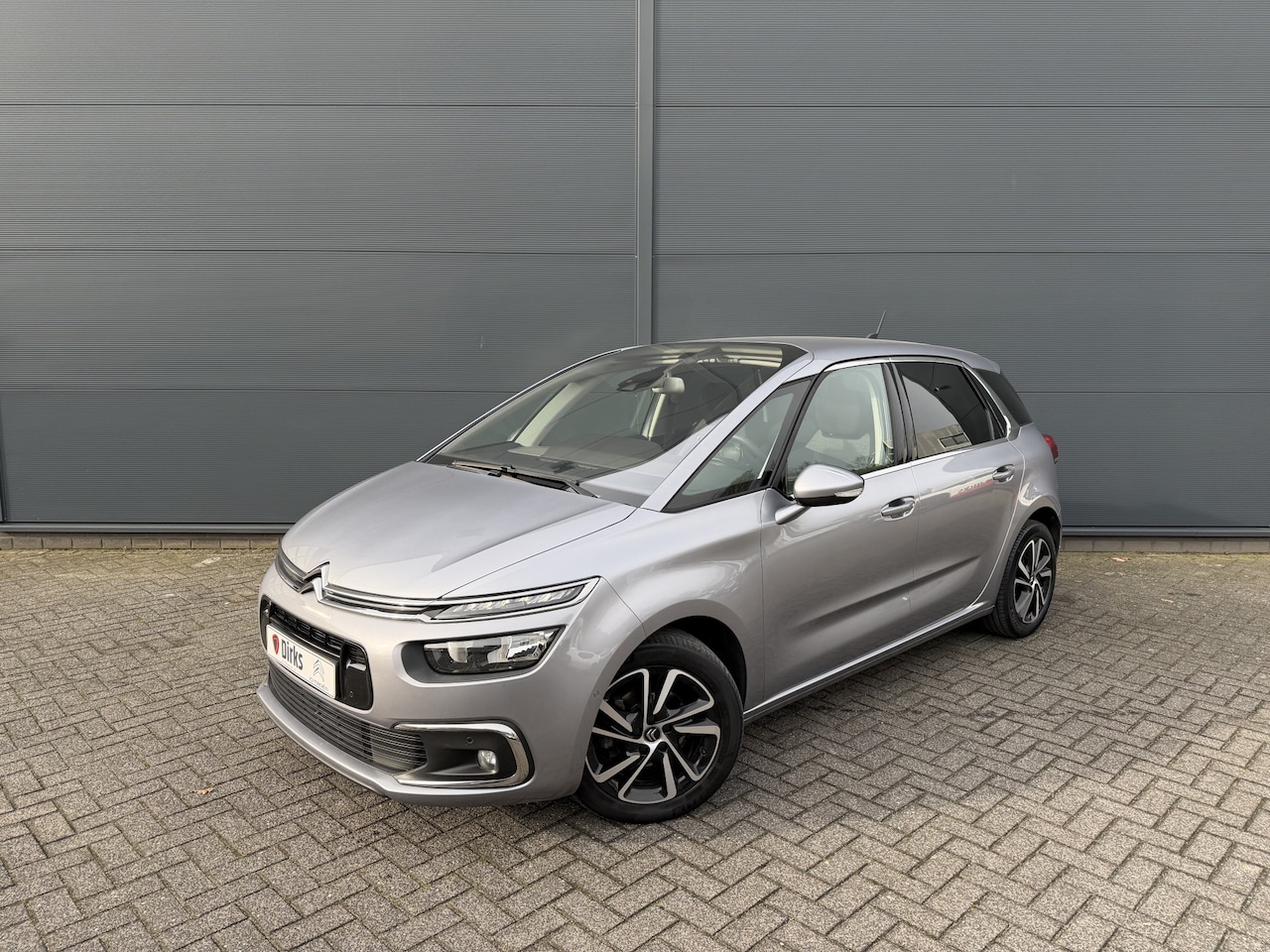 Citroën C4 SpaceTourer - 130pk Shine (Camera - Keyless Entry - Parkeersensoren V+A - Navigatie - Apple Carplay - Au - AutoWereld.nl