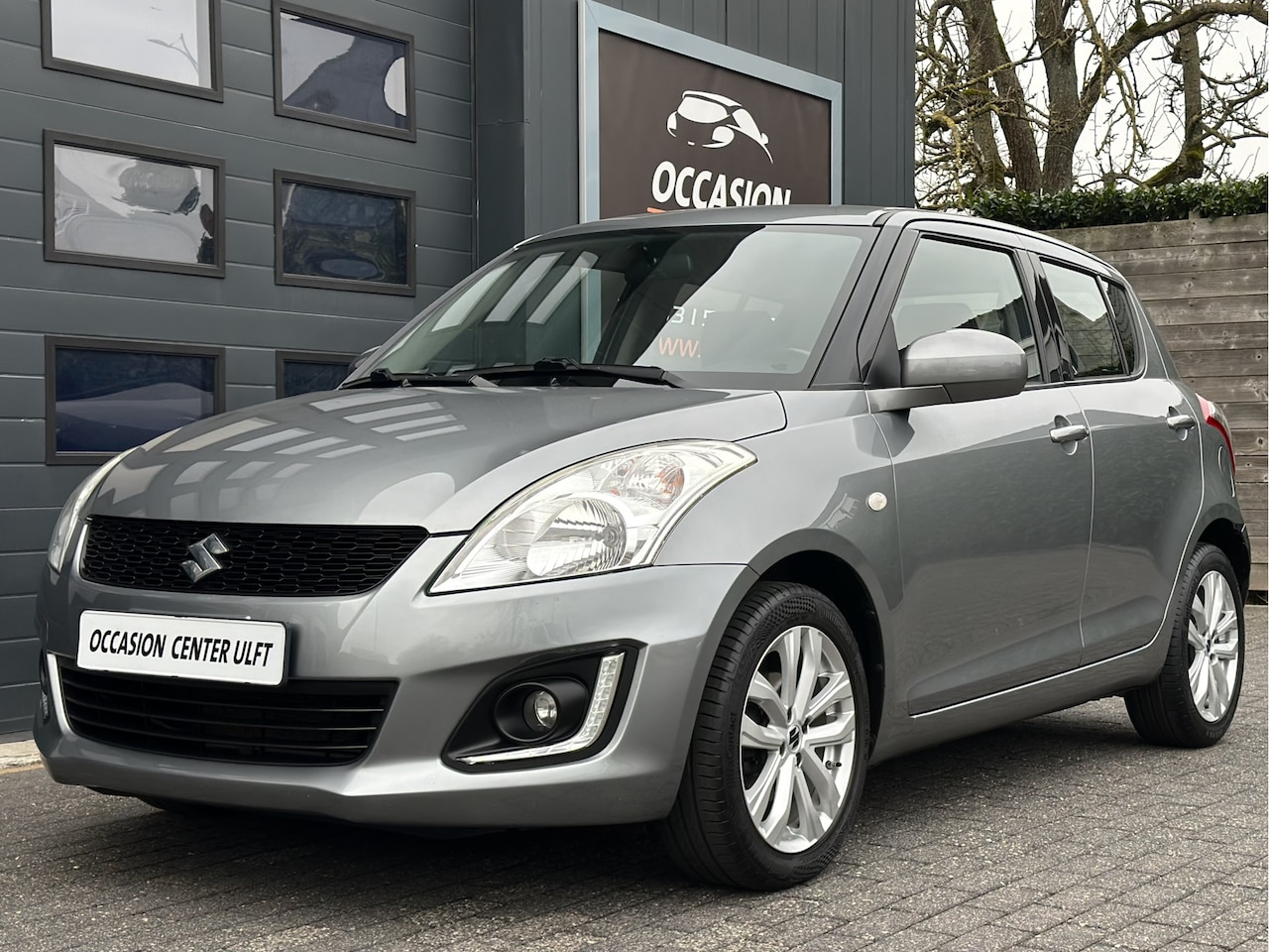 Suzuki Swift - AIRCO / 5 DRS / CRUISE CONTR / PDC / LED ... - AutoWereld.nl