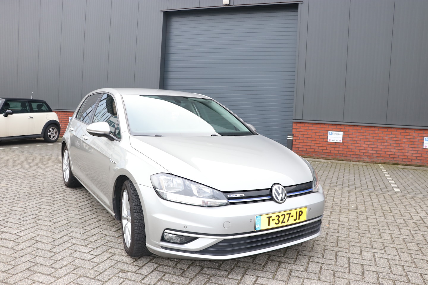 Volkswagen Golf - 1.5 TSI Highline Automaat Achteruit Camera - AutoWereld.nl