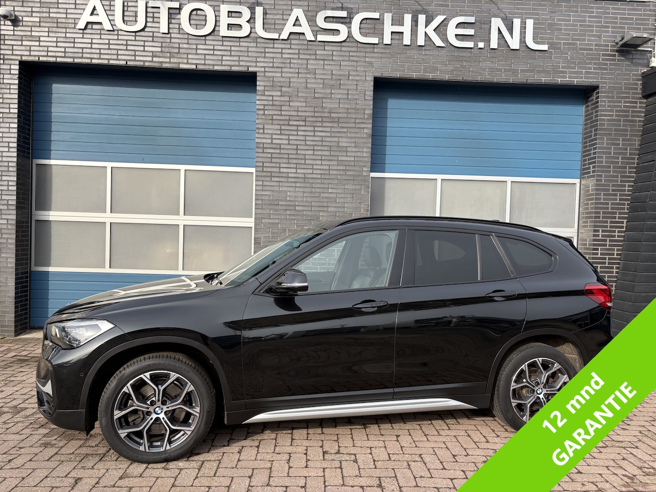 BMW X1 - sDrive20i Business Edition Plus, pano, leder, navi, head-up - AutoWereld.nl