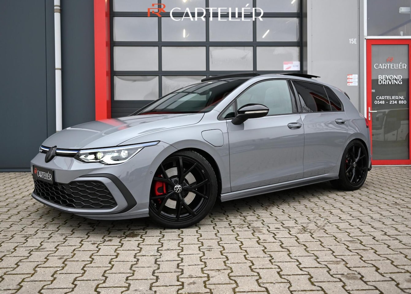 Volkswagen Golf - 1.4 eHybrid GTE 245PK | Nardo Grey | Pano | GTI Look | Head-Up | Adaptive | Lane Assist | - AutoWereld.nl