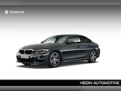 BMW 3-serie - 318i High Executive | M-Sport | 19" | Leder | Schuifdak | Head-Up | Voorbereiding Driving