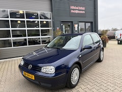 Volkswagen Golf - 1.6 Trendline