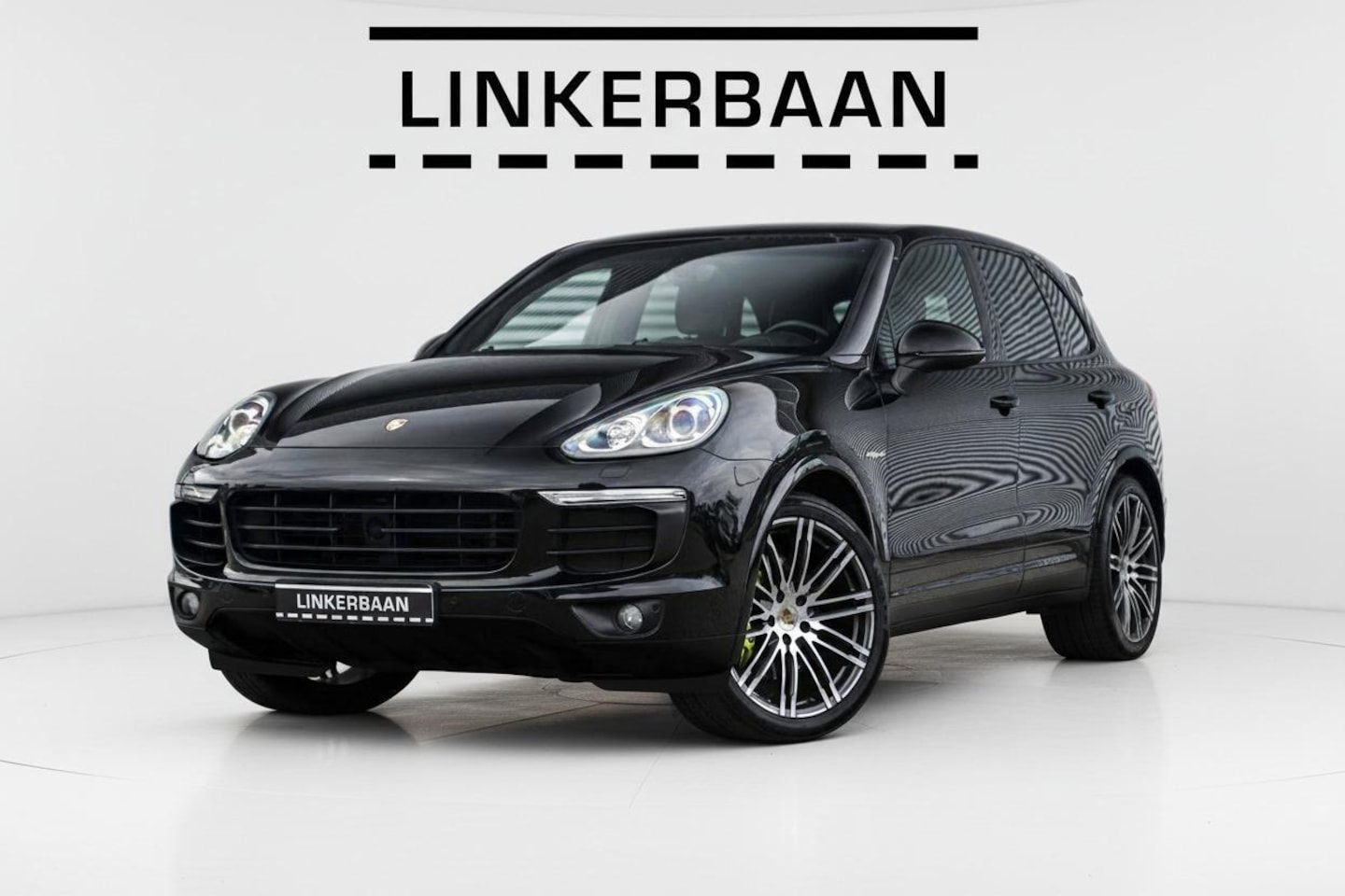Porsche Cayenne - 3.0 S E-Hybrid | Panodak | Luchtvering | Trekhaak | Bose | Sport Chrono | 21 inch | NL Aut - AutoWereld.nl