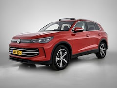 Volkswagen Tiguan - 1.5 eTSI PHEV Life Edition PANO | IQ-LIGHT | TREKHAAK | 360-CAMERA | SFEERVERLICHTING | AD
