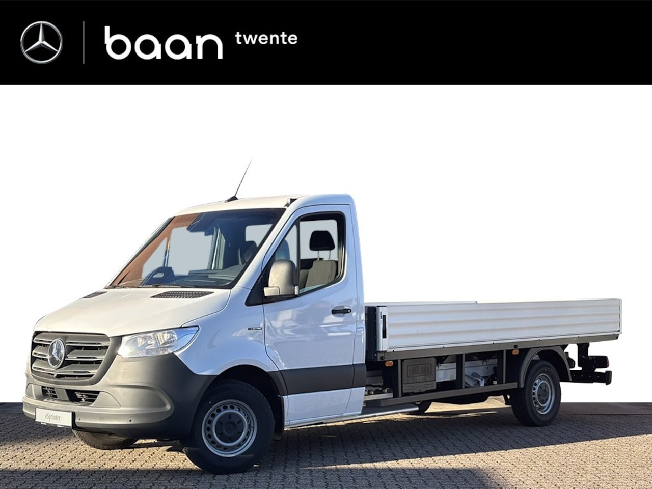 Mercedes-Benz eSprinter - 420 Chassis L3 Pro 81kWh I 4250 GVW icm B-rijbewijs I Open Laadbak I Distronic - AutoWereld.nl