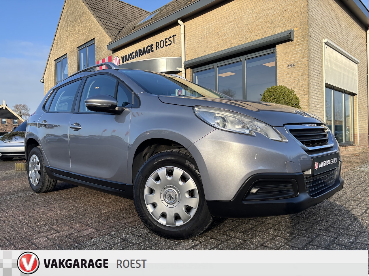 Peugeot 2008 - 1.2 PureTech Access Airco / Trekhaak / Audio - AutoWereld.nl