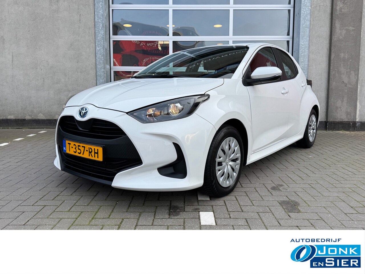 Toyota Yaris - 1.5 Hybrid Active|Apple CarPlay/Android Auto|4-seiz.banden|Camera|Rijklaarprijs! - AutoWereld.nl