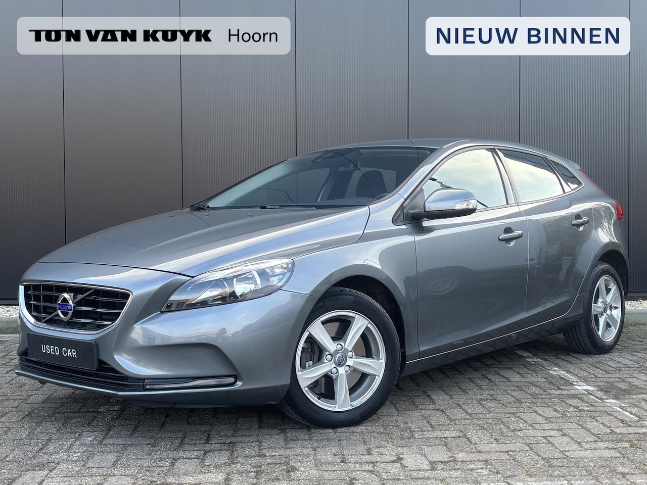 Volvo V40 - 1.5 T2 Kinetic automaat Business pack navigatie/telefoon/park assist - AutoWereld.nl