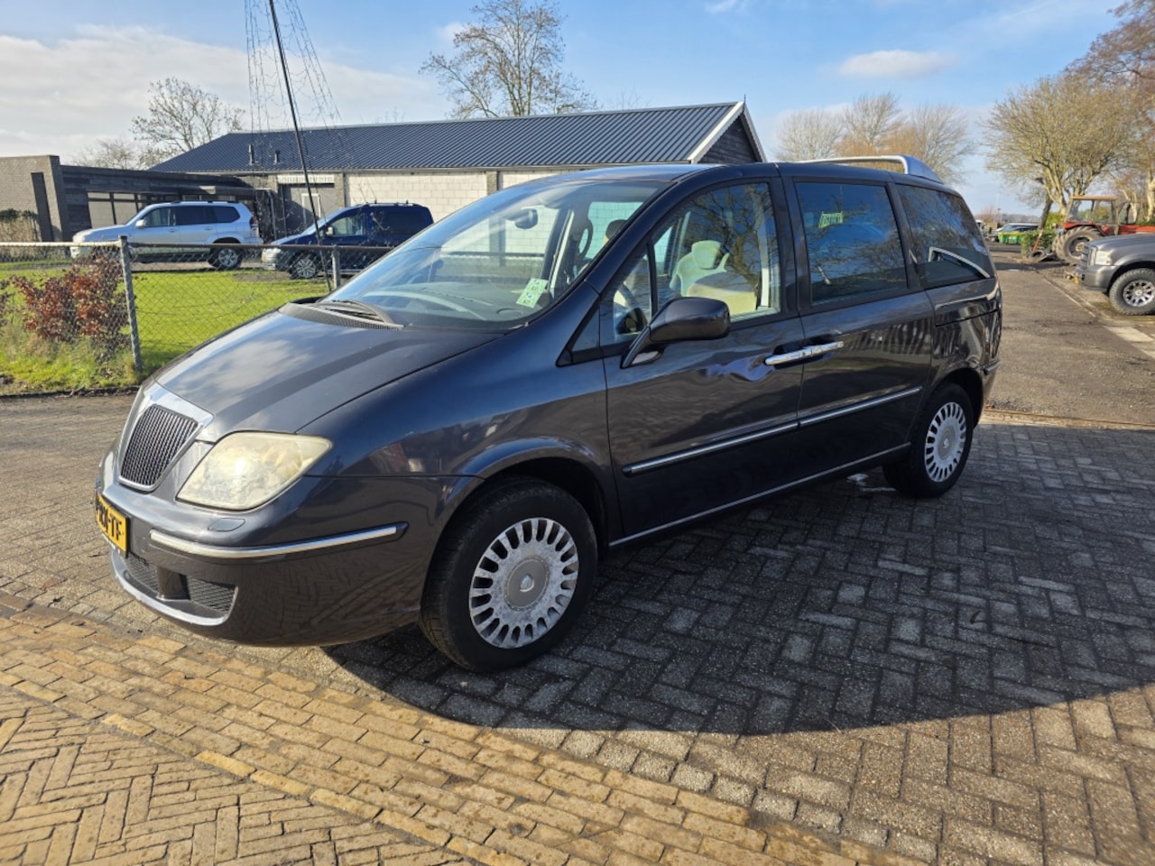 Lancia Phedra - 2.0-16V Emblema 2.0-16V Emblema - AutoWereld.nl