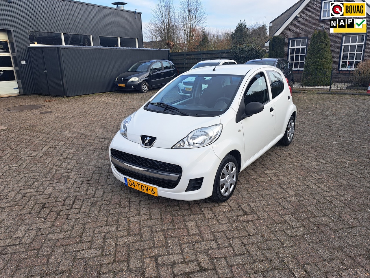 Peugeot 107 - 1.0-12V XR 1.0-12V XR - AutoWereld.nl