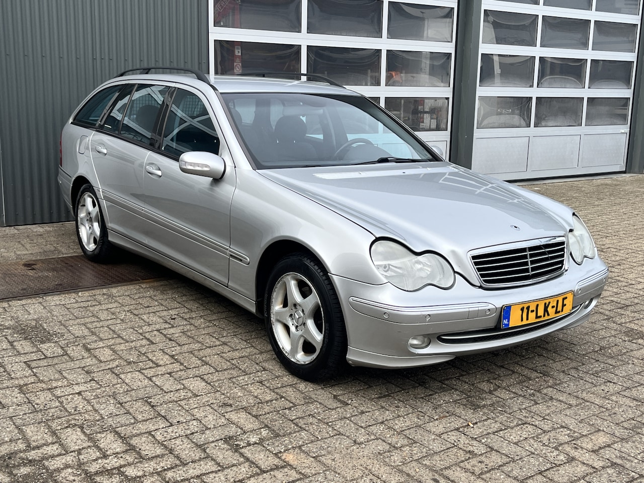 Mercedes-Benz C-klasse Combi - 180 K. Elegance Airco Cruise controle 5-Persoons Trekhaak 1500kg trekgewicht - AutoWereld.nl