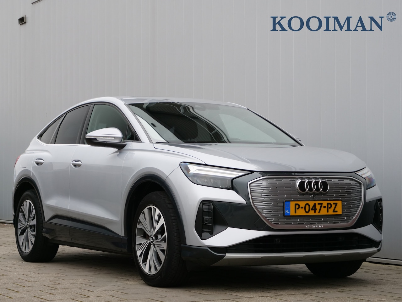 Audi Q4 Sportback e-tron - 40 Launch edition S Competition 77 kWh Navigatie / Apple Carplay / Leer / DAB / Stoelverwa - AutoWereld.nl