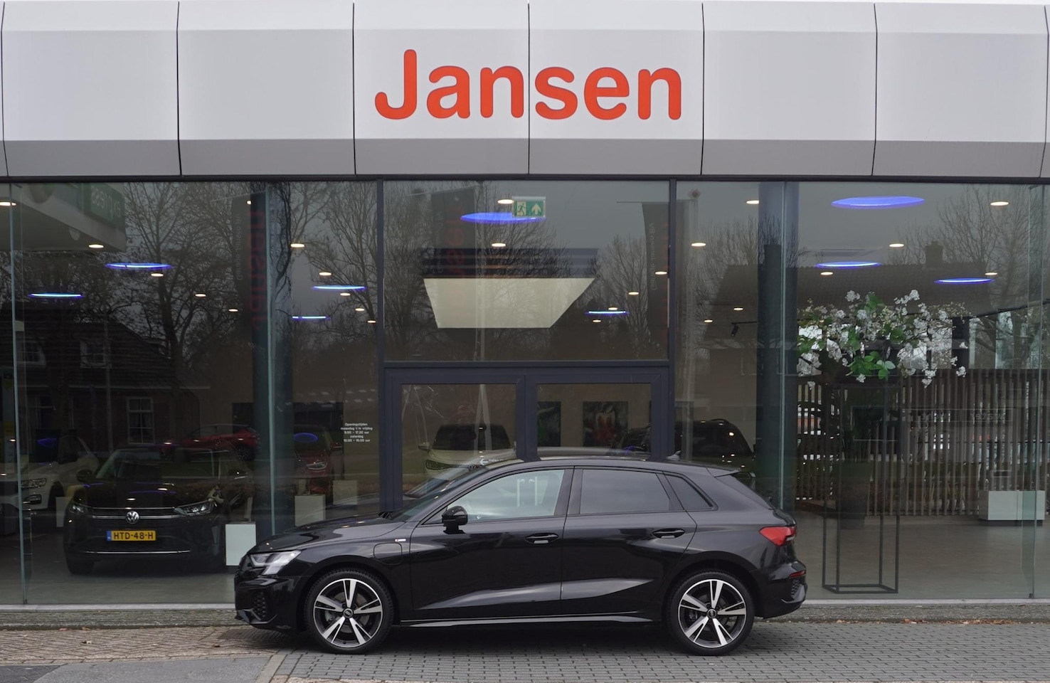 Audi A3 Sportback - 40 TFSI e Edition | S-LINE | BLACKLINE | LEDER | ELEK. STOELEN | CARPLAY | CRUISE CTRL | 1 - AutoWereld.nl