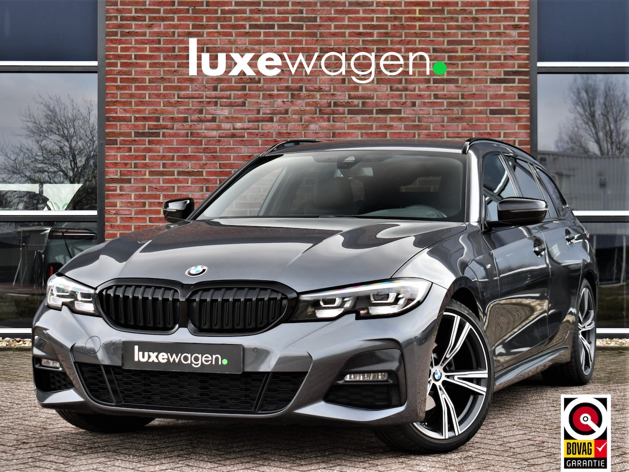 BMW 3-serie Touring - 320i M-Sport Shadow HiFi 19inch Camera NL-auto - AutoWereld.nl