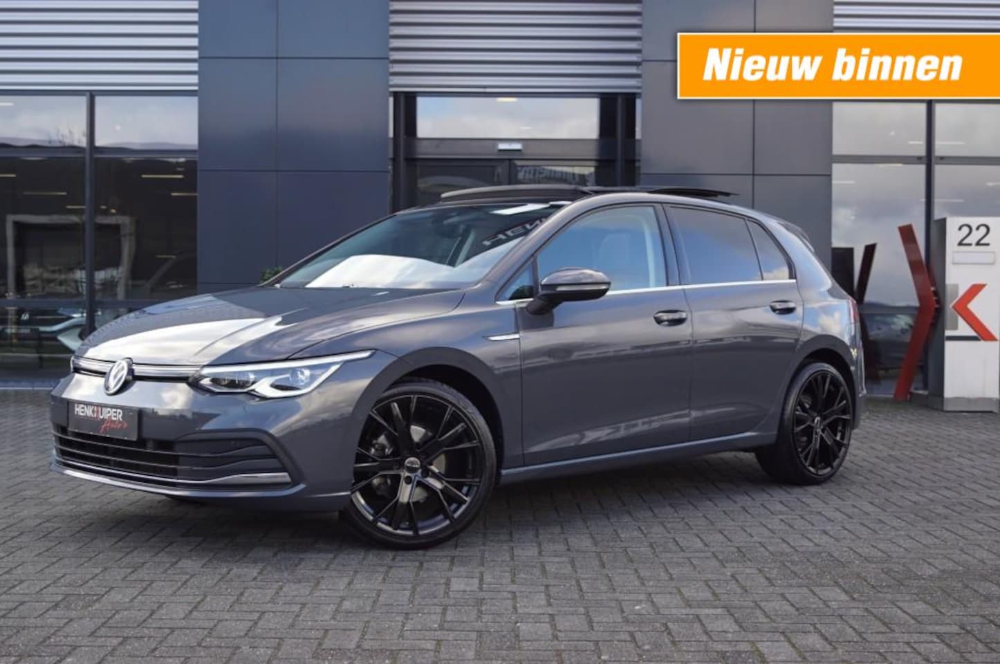 Volkswagen Golf - 1.5 eTSI DSG Style 150pk /Panodak /Camera/Trekhaak afnb./ IQ LED /Navi Pro/ 19 Inch LM - AutoWereld.nl