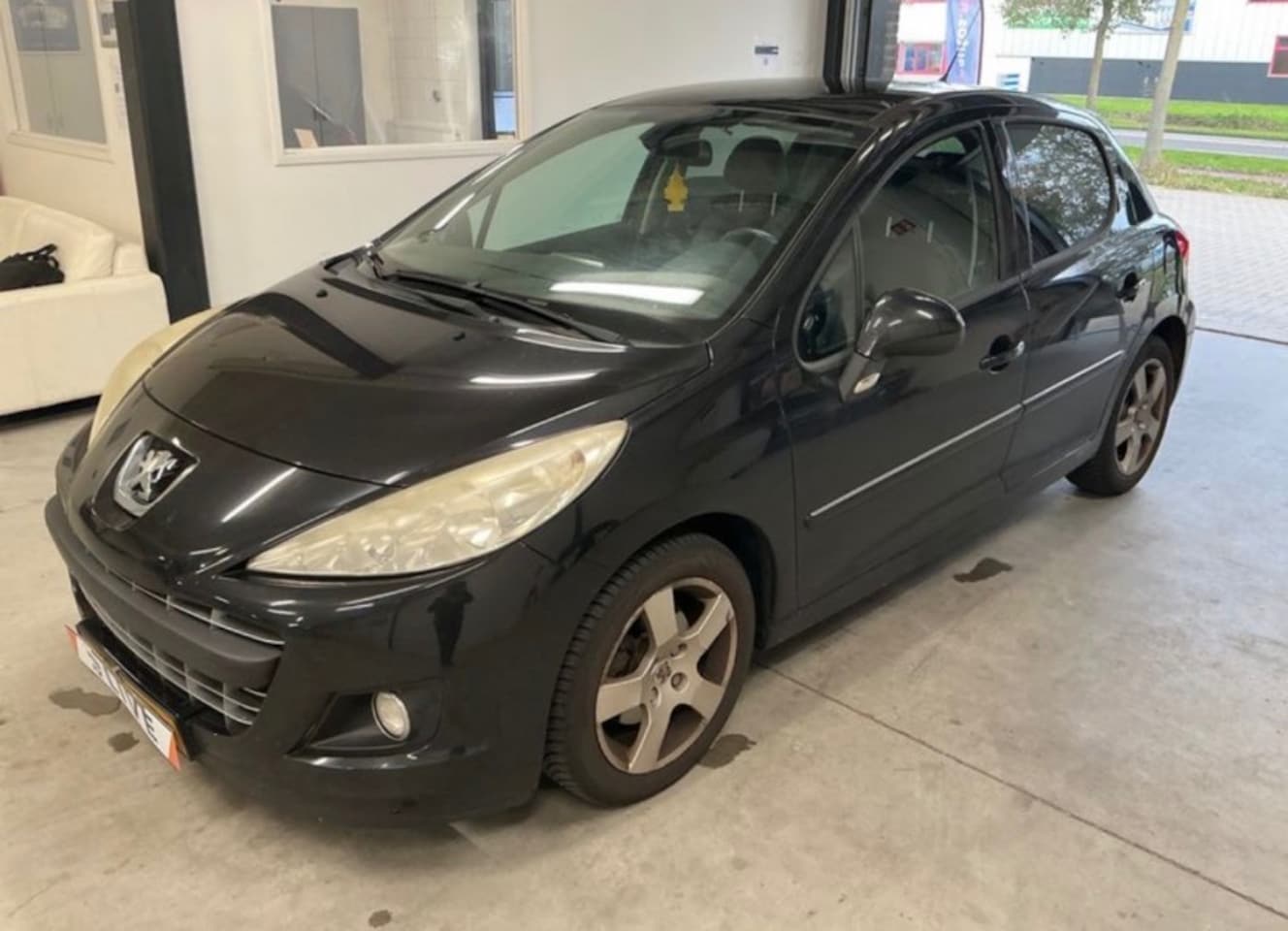 Peugeot 207 - 1.6 VTI ALLURE /PANORAMADAK / LEER/  TREKHAAK - AutoWereld.nl