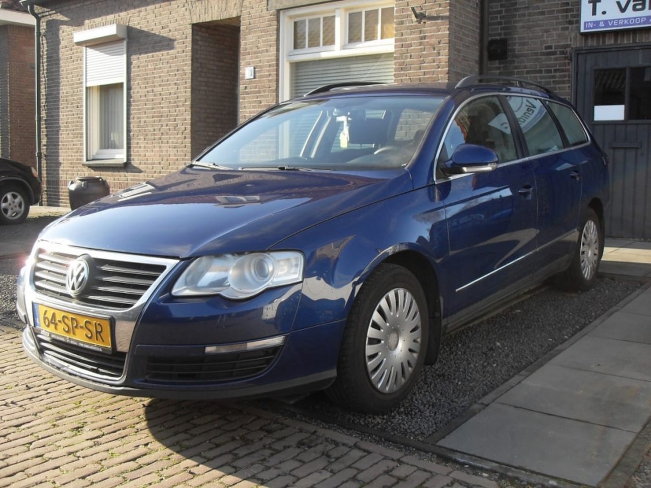 Volkswagen Passat - 1.6 FSI Comfortline 1.6 FSI Comfortline, LEES!! - AutoWereld.nl