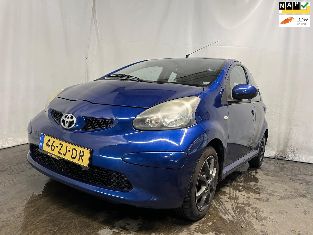 Toyota Aygo - 1.0-12V + SCHADEAUTO! - AutoWereld.nl