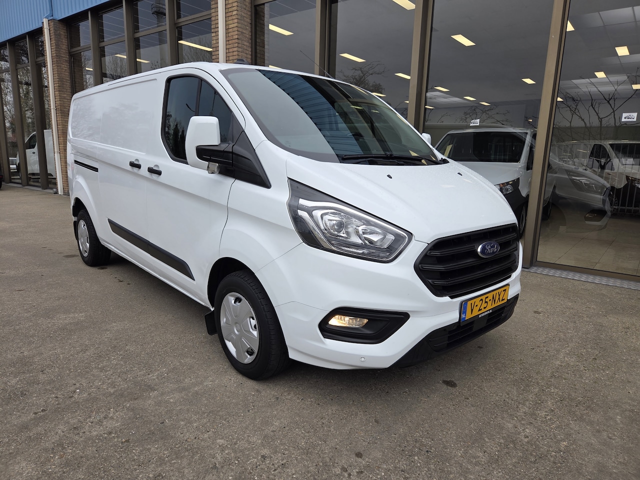 Ford Transit Custom - 2.0 TDCI 96Kw-130Pk L2 Trend Airco Cruisecontrol PDC - AutoWereld.nl