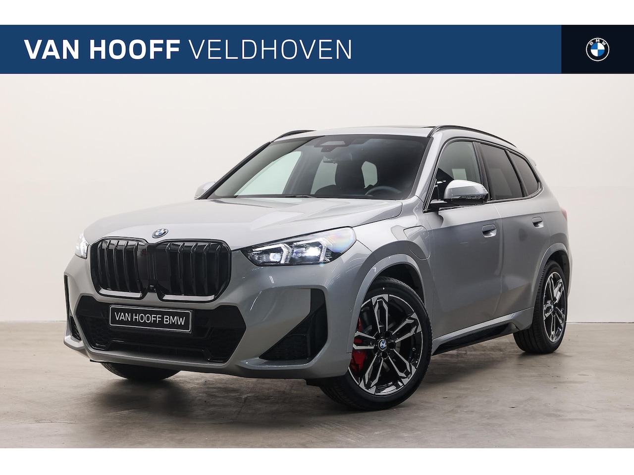 BMW X1 - xDrive25e High Executive M Sport Automaat / Panoramadak / Trekhaak / Sportstoelen / M Adap - AutoWereld.nl