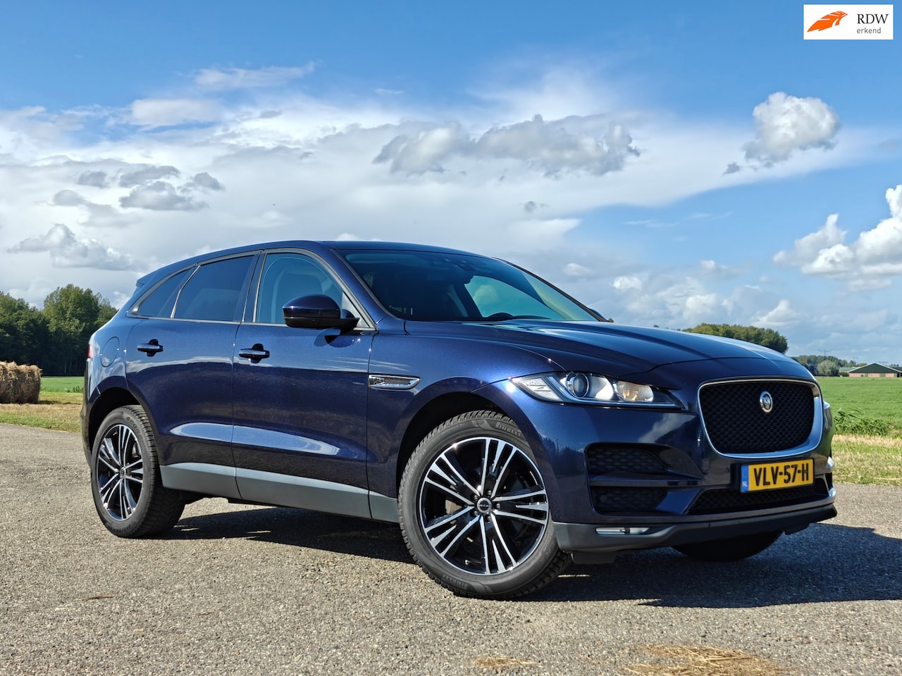 Jaguar F-Pace - 2.0d Grijs kenteken! Zeer netjes! - AutoWereld.nl