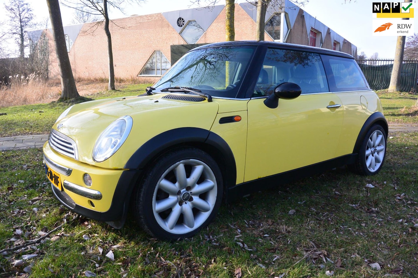 MINI Cooper - Mini 1.6 Chili*airco*halfleer*akrapovic - AutoWereld.nl
