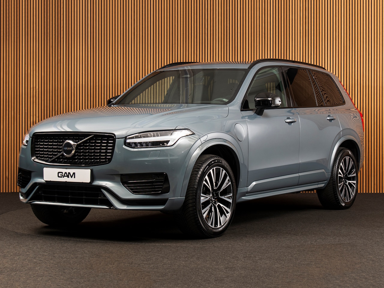 Volvo XC90 - 2.0 T8 Recharge AWD Plus Dark SPORTSTOELEN-20"-TREKHAAK-7ZITS - AutoWereld.nl