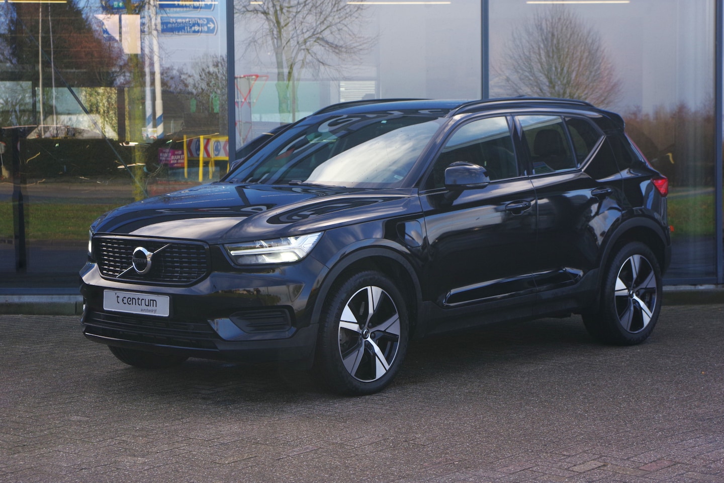 Volvo XC40 - 1.5 T5 262 PK Recharge R-Design PHEV, Winterpakket, Camera, LED, Cruise Control - AutoWereld.nl