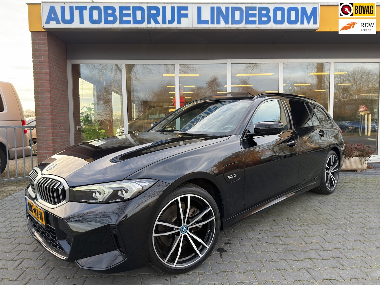 BMW 3-serie Touring - LCI Panoramadak M-Sport Widescreen HUD Memory Seat - AutoWereld.nl