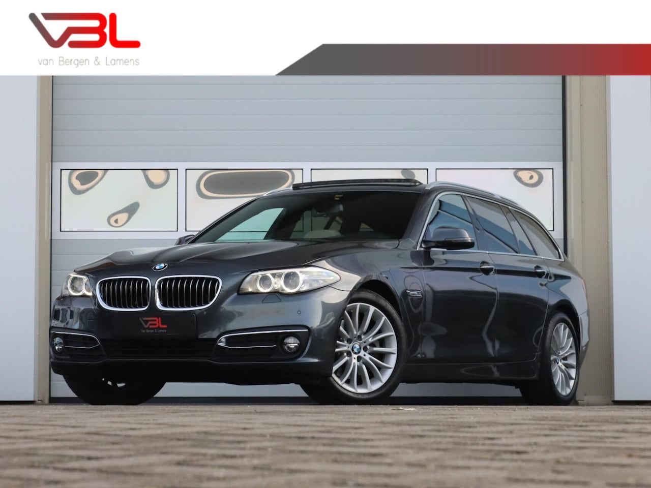 BMW 5-serie Touring - 520d 190PK Luxury Edition | Panoramadak | Dealer onderhouden! - AutoWereld.nl